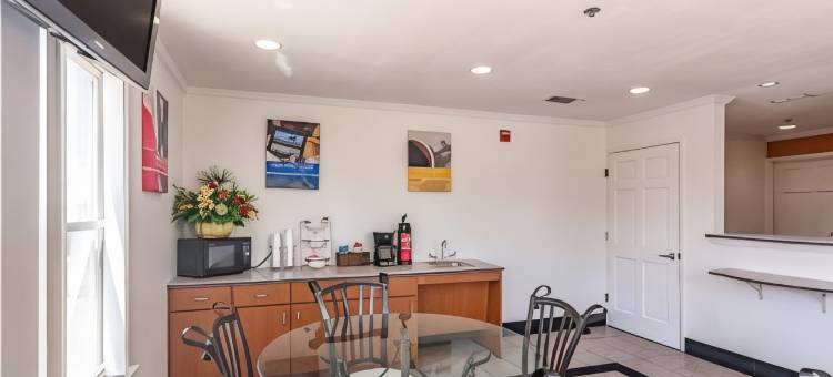 德克萨斯阿佐尔 6 号汽车旅馆(Motel 6 Azle, TX)图片