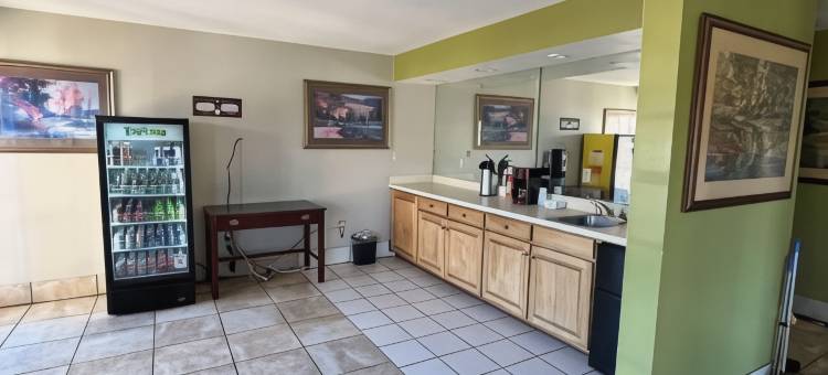 弗吉尼亚州布萊希 85 号州际公路 6 号汽车旅馆(Motel 6 Bracey, VA – I-85)图片