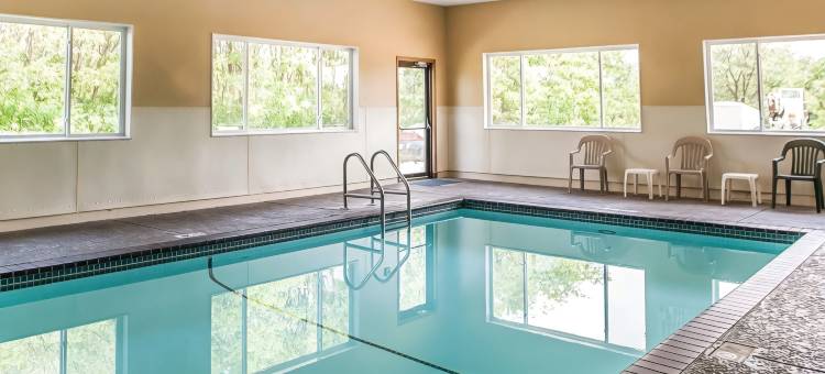 达文波特品质酒店及套房-靠近I-80(Quality Inn & Suites Davenport Near I-80)图片