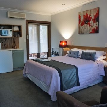 亚当森斯滨江住宿(Adamsons Riverside Accommodation)图片