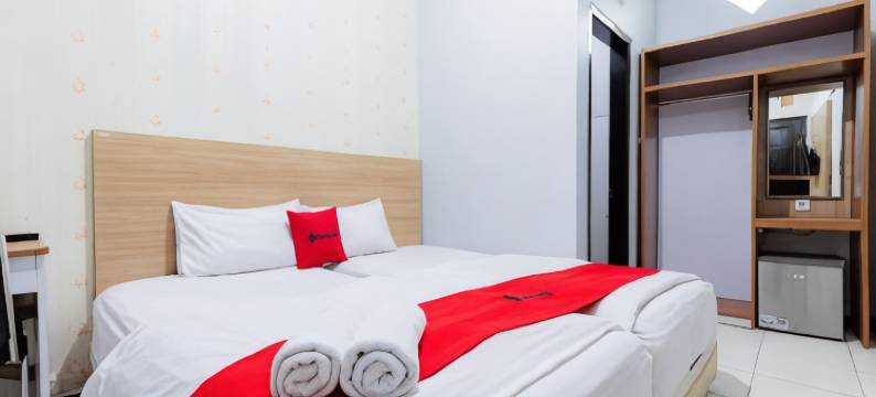 红多兹Plus酒店-近玛琅镇广场(RedDoorz Plus Near Malang Town Square)图片