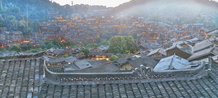 西江千户苗寨暖遇·山居民宿(东引观景台店)图片