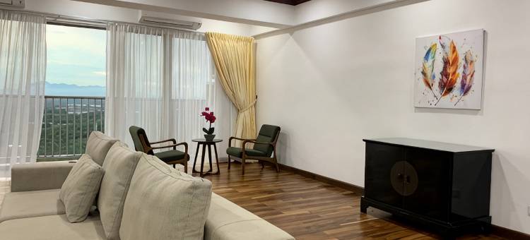 {Free Wifi}Spacious Wooden TOP Floor Apartment图片