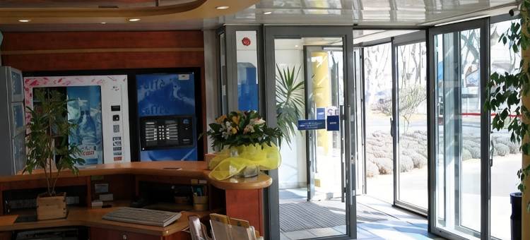 宜必思快捷佩尔蒂吕贝隆酒店(Ibis Budget Pertuis Portes du Luberon)图片