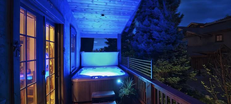 度假屋，超大5卧、可携带犬只、热水浴缸、全新后院露台(Huge 5 Bd Dog Friendly, Hot Tub, New Back Deck!)图片