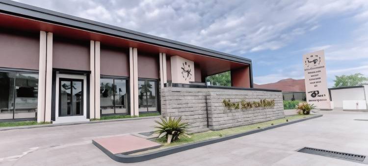 新苏里亚酒店(New Surya Hotel)图片