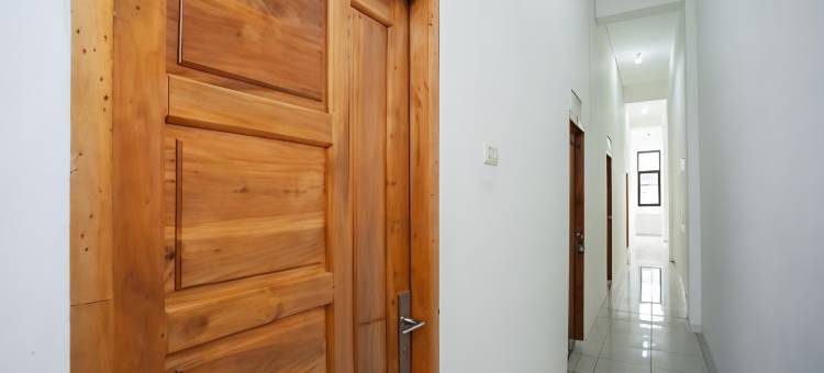 OYO 3929 8安高马斯酒店(RedDoorz at Jalan Bangau Palembang)图片