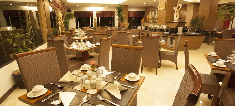 武吉丁宜洛奇大酒店(Grand Rocky Hotel Bukittinggi)图片