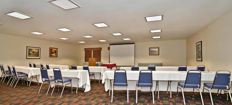 肯特西雅图地区华美达酒店(Ramada by Wyndham Kent Seattle Area)图片