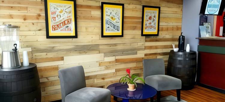 伦敦温德姆麦客达套房酒店(Microtel Inn & Suites by Wyndham London)图片