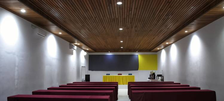 红多兹酒店@帕桑卡尤马穆朱乌塔拉(RedDoorz @ Pasangkayu Mamuju Utara)图片