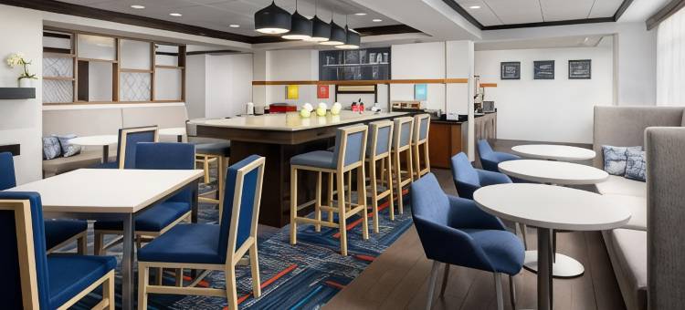 长岛艾兰迪尔欢朋酒店(Hampton Inn Long Island/Islandia)图片