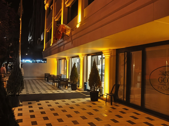 戈拉兹套房酒店