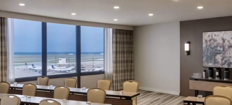 休斯顿乔治布什洲际机场万豪酒店(Houston Airport Marriott at George Bush InterContinental)图片
