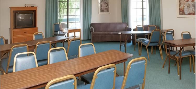 拉昆塔温德姆酒店皮内拉斯公园圣彼得堡克利尔沃特(La Quinta by Wyndham Pinellas Park St Peterburg Clearwater)图片