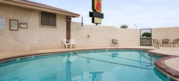 卡尔斯巴速8酒店(Super 8 by Wyndham Carlsbad)图片