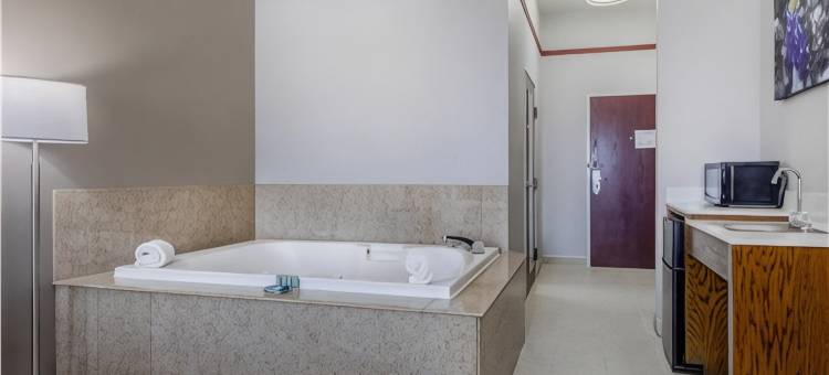 莱姆斯通贝斯特韦斯特套房酒店(Best Western Limestone Inn  Suites)图片