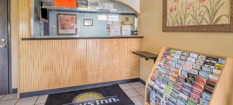 圣贝纳迪诺戴斯酒店-近圣曼努埃尔(Days Inn by Wyndham San Bernardino)图片