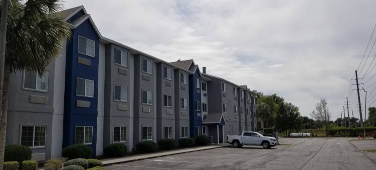 布什内尔温德姆麦客达套房酒店(Microtel Inn & Suites by Wyndham Bushnell)图片