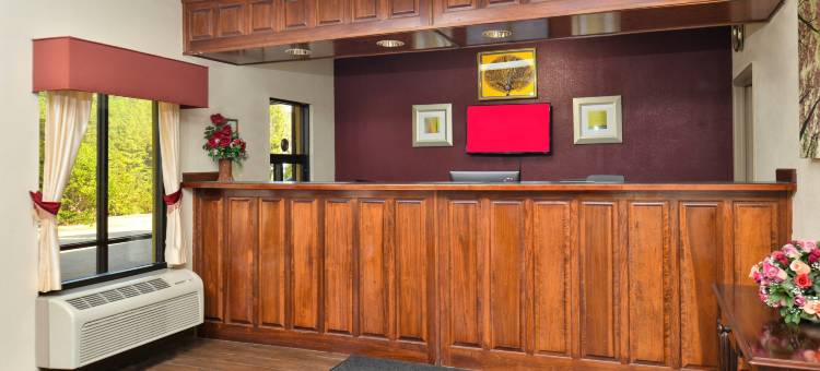 卡特斯维尔-艾默生/莱克波音特红顶酒店(Red Roof Inn Cartersville-Emerson/LakePoint North)图片