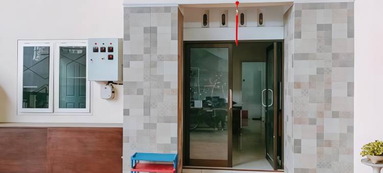 红多兹酒店@庞越汤加斯(RedDoorz @ Tongas Probolinggo)图片