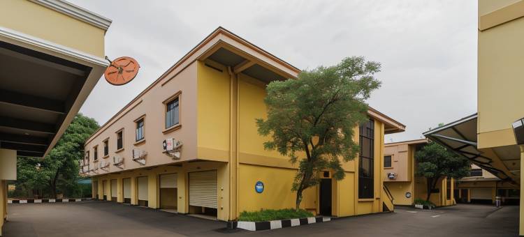 红多兹Plus酒店-近安可幻想世界(RedDoorz Plus Near Dunia Fantasi Ancol)图片