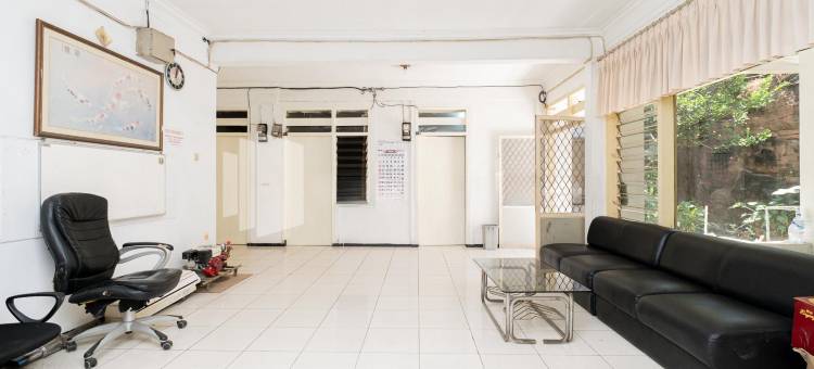 杜库古邦红色伙伴住宅旅馆(Dukuh Kupang Residence Mitra RedDoorz)图片