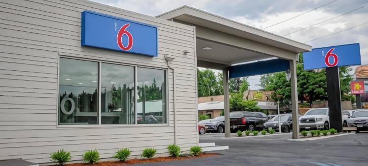 泰格德丽晶酒店(Motel 6 Tigard, or - Portland Southwest)图片