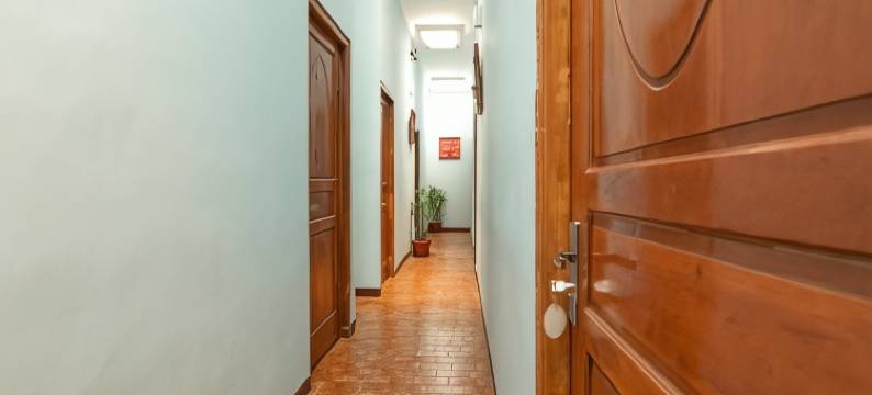 红多兹伊斯兰酒店-近斯拉根中央公园(RedDoorz Syariah @ Sakinah Guesthouse)图片