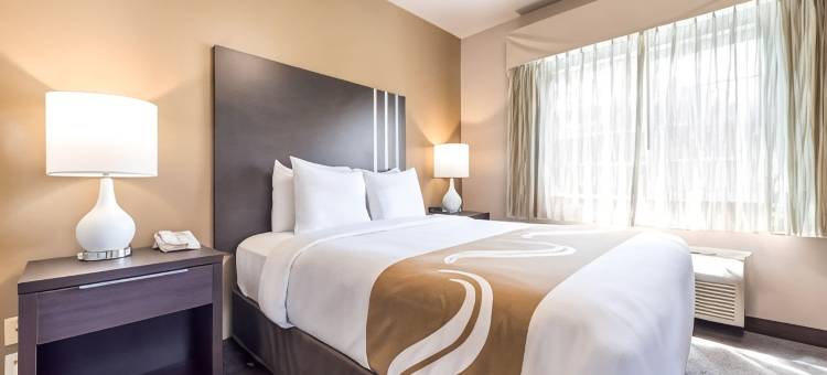 班布里治岛凯艺套房酒店(Quality Inn & Suites Bainbridge Island)图片