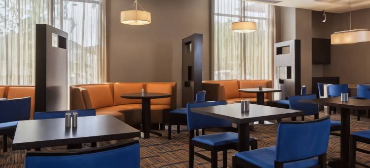 罗利-德罕机场/布莱尔克里克万怡酒店(Courtyard Raleigh-Durham Airport/Brier Creek)图片