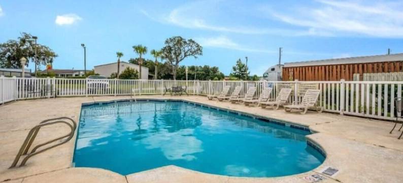 不伦瑞克美洲贝斯特维佑套房酒店(Americas Best Value Inn & Suites Brunswick)图片