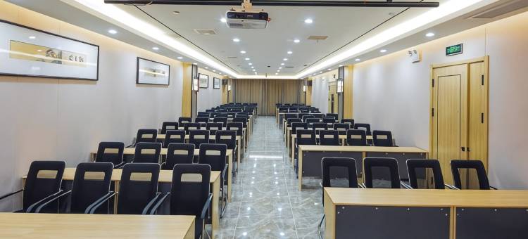 米兰文化精品酒店(商丘高铁站店)图片