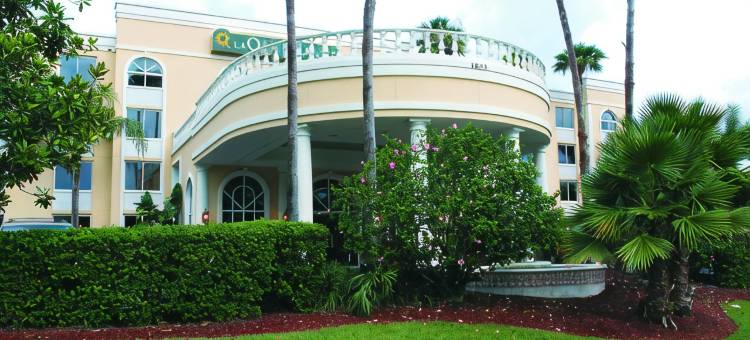 萨拉索塔市中心拉昆塔温德姆套房酒店(La Quinta Inn & Suites by Wyndham Sarasota Downtown)图片