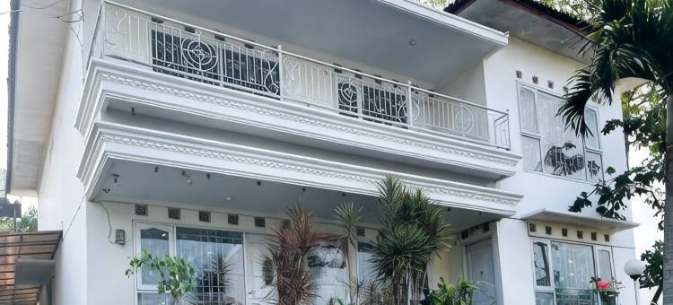 Urbanview Golden Barbie Near Jawa Timur Park 2图片