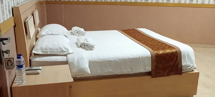 比纳穆伊斯兰杰内蓬托酒店(Hotel Binamu Syariah Jeneponto)图片