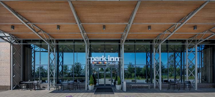 奥斯陆机场西丽柏酒店(Park Inn by Radisson Oslo Airport Hotel West)图片