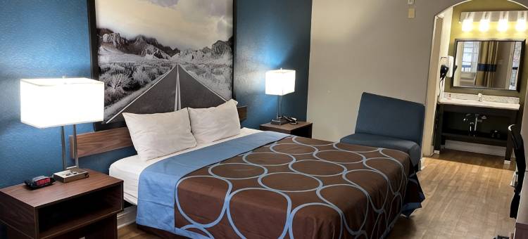 圣安东尼奥速8酒店-近萨姆休斯顿堡(Super 8 by Wyndham San Antonio Near Fort Sam Houston)图片