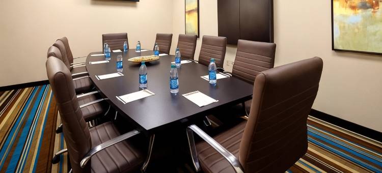 威灵特里德尔菲亚高地浩枫温德姆公寓(Hawthorn Suites by Wyndham Wheeling at the Highlands)图片