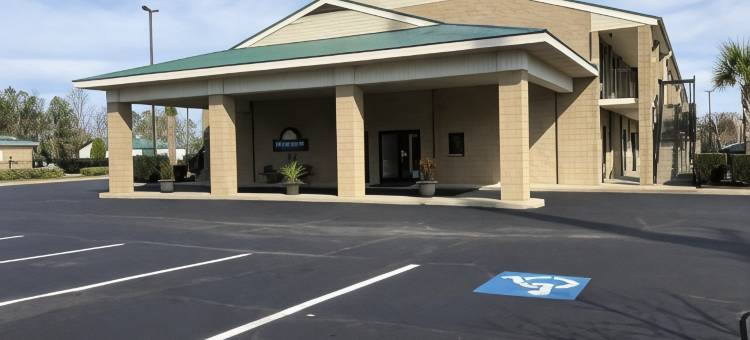 卡特雷特角温德姆戴斯酒店(Days Inn by Wyndham Cape Carteret Near Emerald Isle)图片