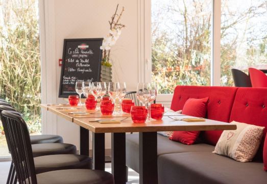 Logis Hôtel Angers Sud Hotel Overview