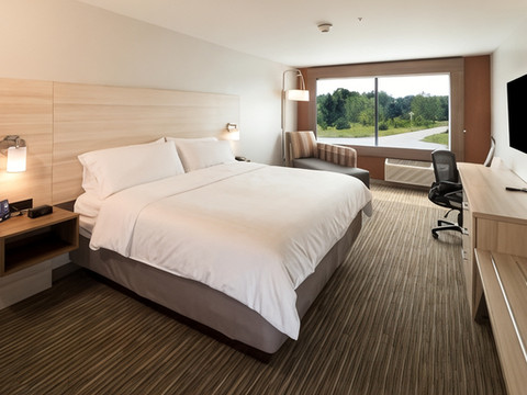 阿尔皮纳市中心智选假日套房酒店