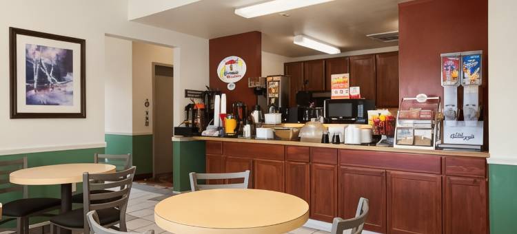 萨蒙速8酒店(Super 8 by Wyndham Salmon)图片