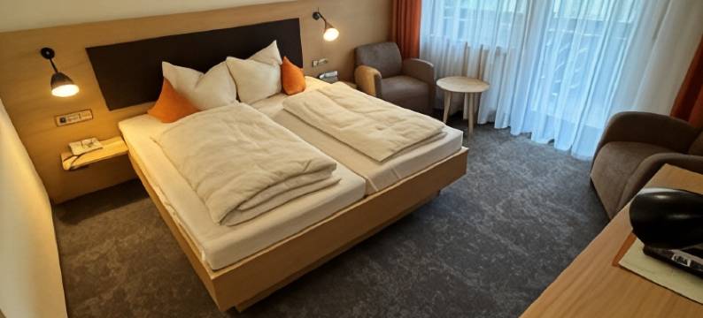 盖斯特豪斯祖尔林德酒店(Hotel Zur Linde)图片