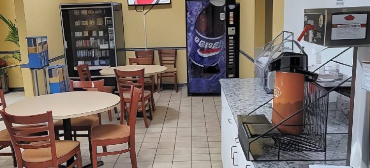 纽康麦斯速8酒店(Super 8 by Wyndham Newcomerstown)图片