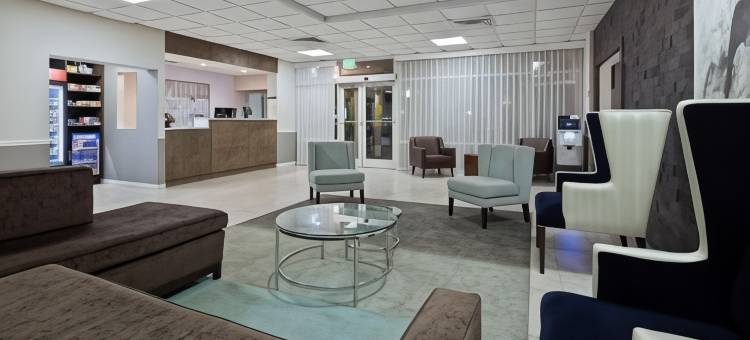 可可华美达酒店(Ramada by Wyndham Cocoa)图片