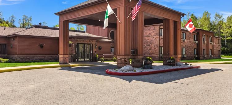 佩托斯基-哈伯斯普林斯凯艺酒店(Quality Inn Petoskey-Harbor Springs)图片