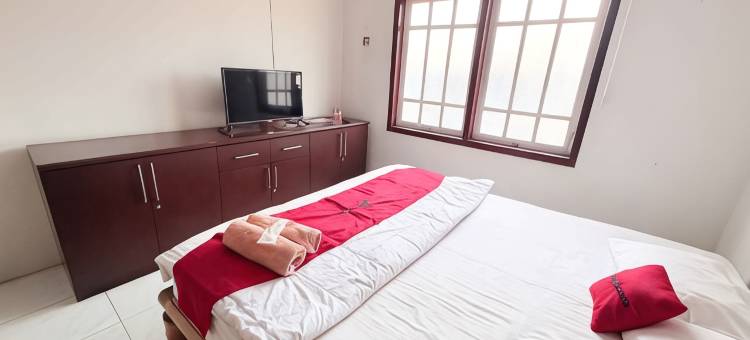 RedDoorz Near Jawa Timur Park 1图片