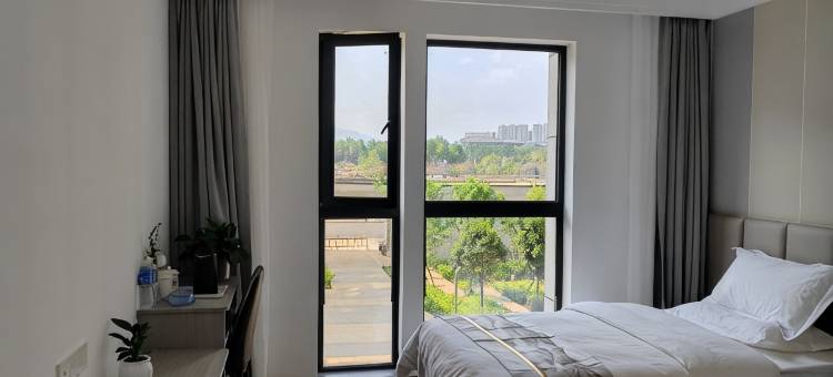 云间小屋民宿(昆明高铁南站店)图片