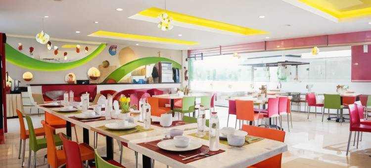 新埠头德瓦尔纳会议酒店(Dewarna Hotel and Convention Bojonegoro)图片